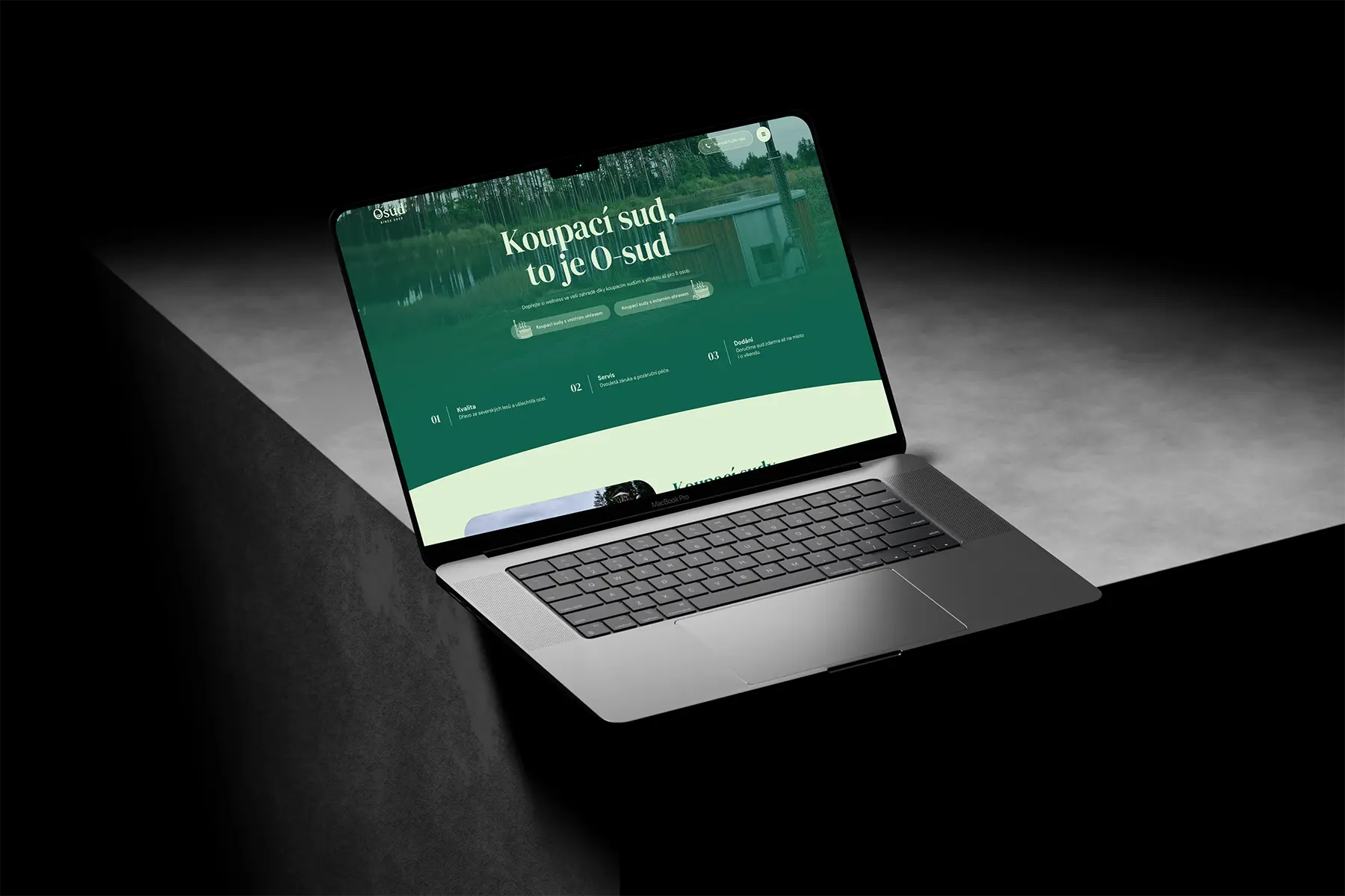 Návrh vizuální identity a e-shopu značky koupacích sudů O-sud zobrazený na MacBooku